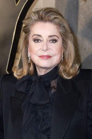 Et pour ne jamais rien oublier, Catherine Deneuve trouve son réconfort dans les films de Françoise Dorléac, qu’elle continue de regarder aujourd’hui.