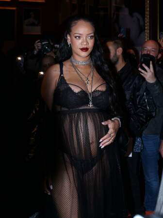 2022 : Rihanna au show Dior à Paris 
