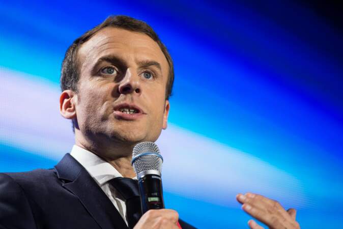 En mai 2016, alors qu’il est ministre de l’Économie, Emmanuel Macron est pris à partie par des grévistes.