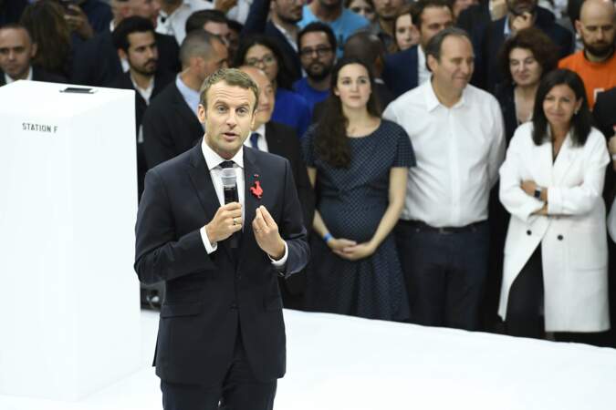 Le 28 juin 2017, Emmanuel Macron inaugure la station F, le plus important incubateur de start-up au monde.