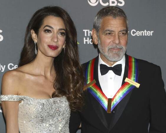 George, 62 ans, et Amal Clooney, 45 ans, ont 17 ans de différence d'âge.