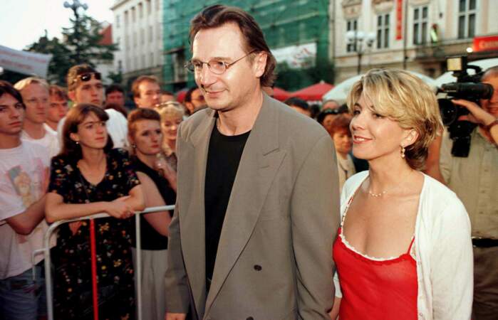 Côté amour, elle rencontre Liam Neeson en 1993, alors qu’ils jouent dans la même pièce de théâtre. 