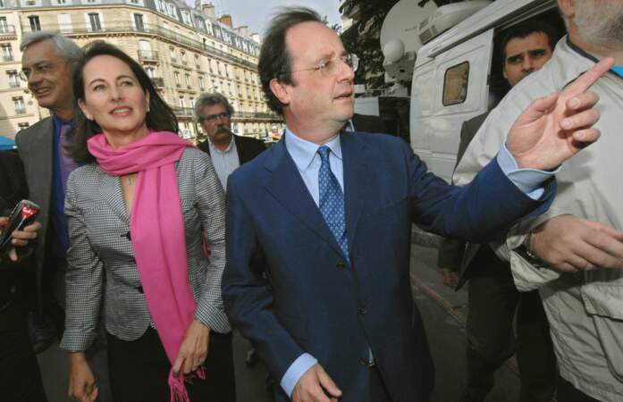 Le 17 juin 2007, alors que François Hollande est réélu député de la circonscription de Tulle au second tour des élections législatives, le couple annonce sa séparation.