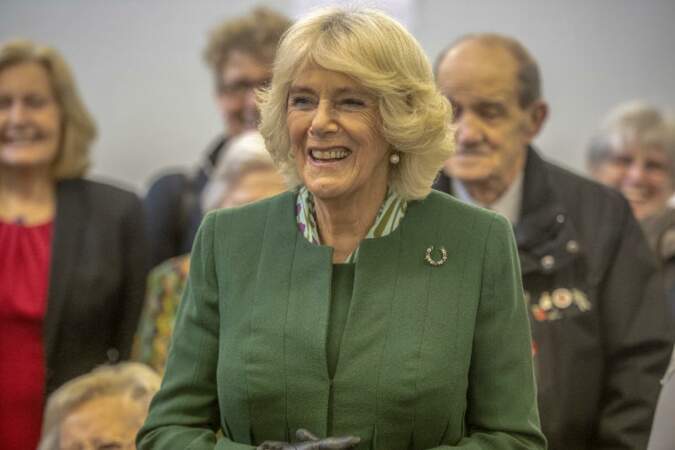 Camilla Parker Bowles rend visite aux résident de l'association Malmesbury à Londres, en 2019. 