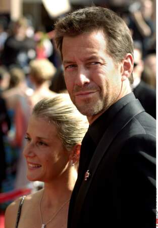 Avant cela, l’acteur a convolé en premières noces avec Jenna Lyn Ward, de 1997 à 2000.