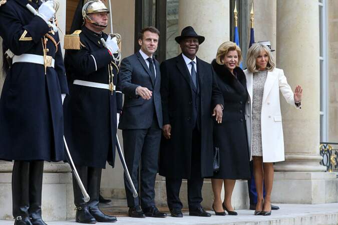 Le couple Macron aux côtés du Président de la Côte d'Ivoire, Alassane Ouattara, et de son épouse Dominique. 